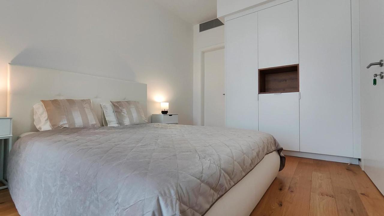 Beautiful 1 - Bedroom Apartment In Downtown Bratislava Exteriör bild